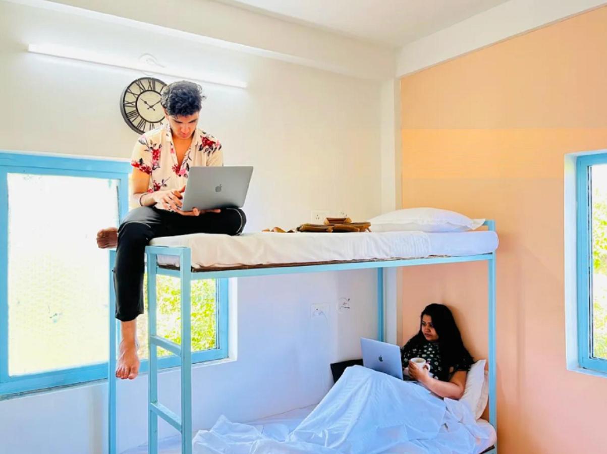 Trippy Spot Hostel & Cafe Vagator Zewnętrze zdjęcie